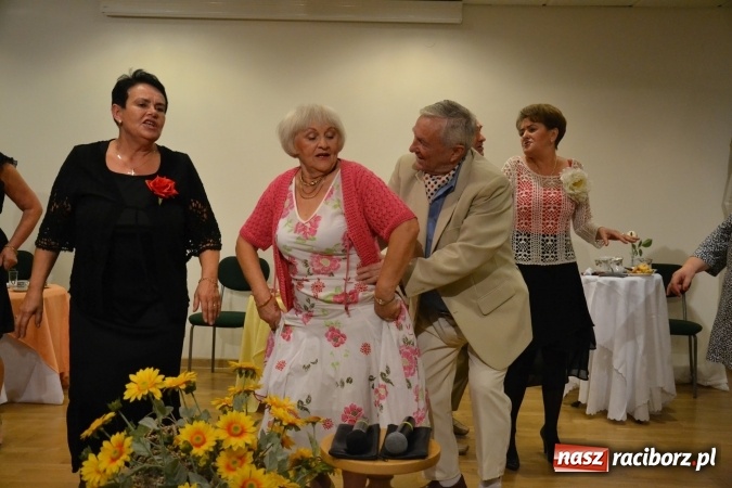 Zdjęcie w galerii na portalu naszraciborz.pl: Prywatka u Seniorów – program rozrywkowy na zamku wiadomości z regionu