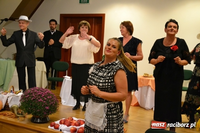 Zdjęcie w galerii na portalu naszraciborz.pl: Prywatka u Seniorów – program rozrywkowy na zamku wiadomości z regionu