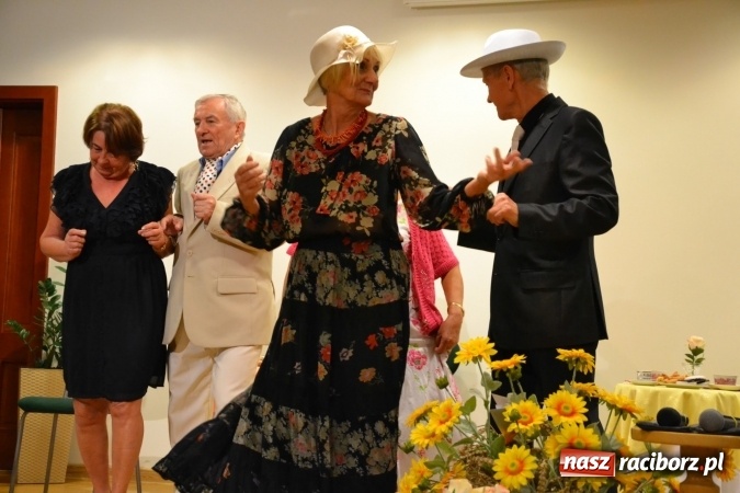 Zdjęcie w galerii na portalu naszraciborz.pl: Prywatka u Seniorów – program rozrywkowy na zamku wiadomości z regionu