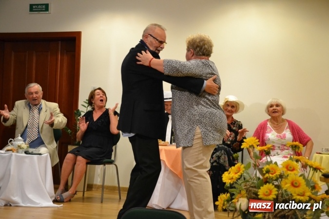 Zdjęcie w galerii na portalu naszraciborz.pl: Prywatka u Seniorów – program rozrywkowy na zamku wiadomości z regionu