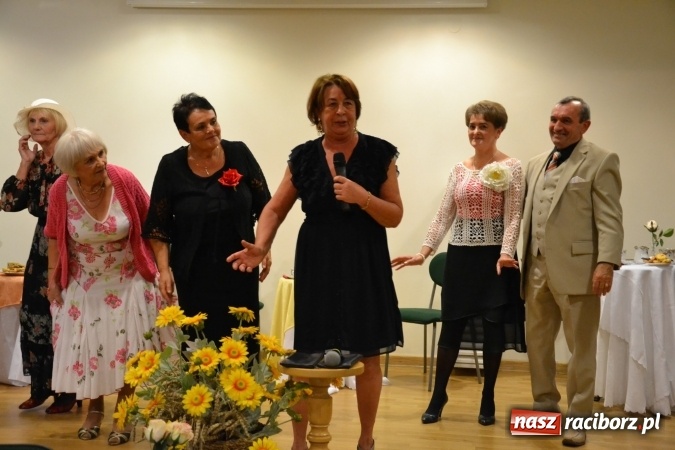 Zdjęcie w galerii na portalu naszraciborz.pl: Prywatka u Seniorów – program rozrywkowy na zamku wiadomości z regionu