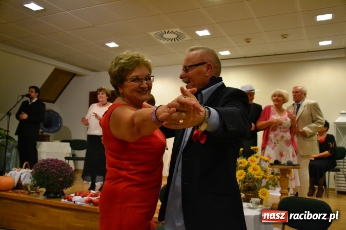 Zdjęcie w galerii na portalu naszraciborz.pl: Prywatka u Seniorów – program rozrywkowy na zamku wiadomości z regionu