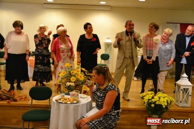 Zdjęcie w galerii na portalu naszraciborz.pl: Prywatka u Seniorów – program rozrywkowy na zamku wiadomości z regionu