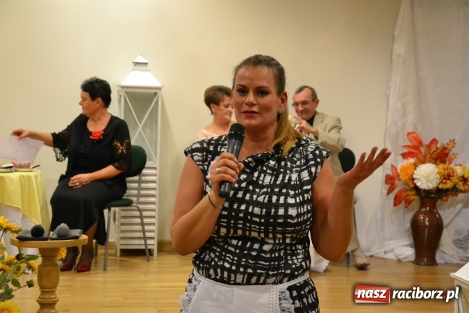 Zdjęcie w galerii na portalu naszraciborz.pl: Prywatka u Seniorów – program rozrywkowy na zamku wiadomości z regionu