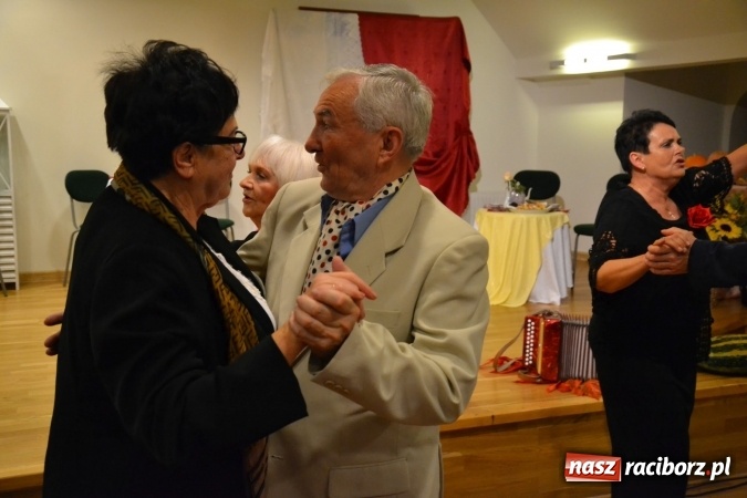 Zdjęcie w galerii na portalu naszraciborz.pl: Prywatka u Seniorów – program rozrywkowy na zamku wiadomości z regionu