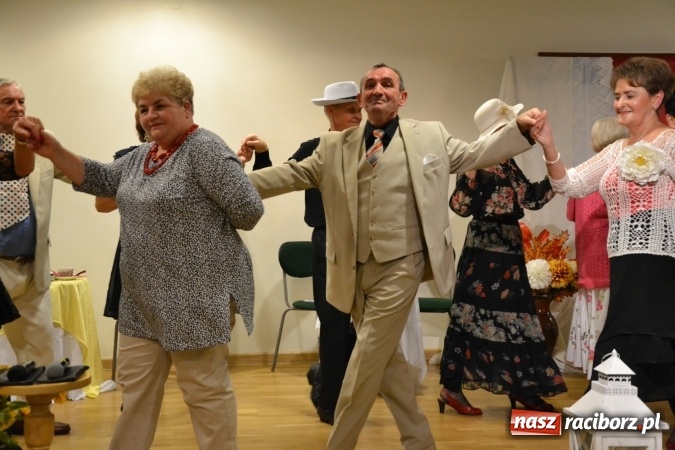 Zdjęcie w galerii na portalu naszraciborz.pl: Prywatka u Seniorów – program rozrywkowy na zamku wiadomości z regionu