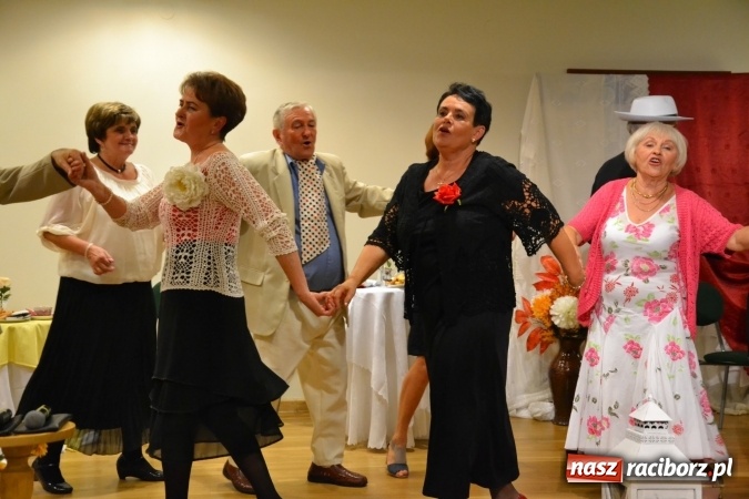 Zdjęcie w galerii na portalu naszraciborz.pl: Prywatka u Seniorów – program rozrywkowy na zamku wiadomości z regionu