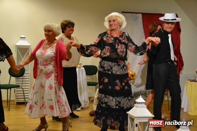 Zdjęcie w galerii na portalu naszraciborz.pl: Prywatka u Seniorów – program rozrywkowy na zamku wiadomości z regionu