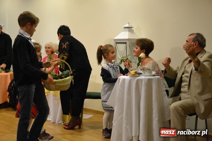 Zdjęcie w galerii na portalu naszraciborz.pl: Prywatka u Seniorów – program rozrywkowy na zamku wiadomości z regionu