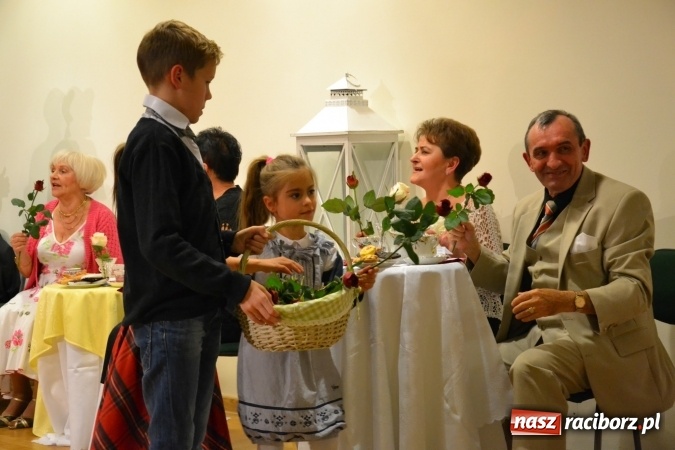 Zdjęcie w galerii na portalu naszraciborz.pl: Prywatka u Seniorów – program rozrywkowy na zamku wiadomości z regionu