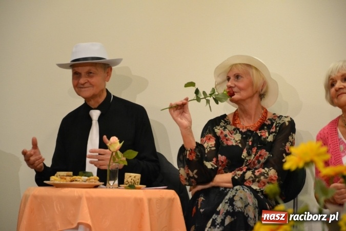 Zdjęcie w galerii na portalu naszraciborz.pl: Prywatka u Seniorów – program rozrywkowy na zamku wiadomości z regionu