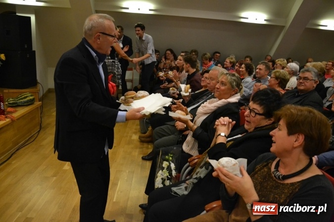 Zdjęcie w galerii na portalu naszraciborz.pl: Prywatka u Seniorów – program rozrywkowy na zamku wiadomości z regionu