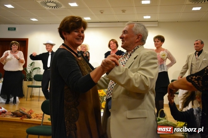 Zdjęcie w galerii na portalu naszraciborz.pl: Prywatka u Seniorów – program rozrywkowy na zamku wiadomości z regionu