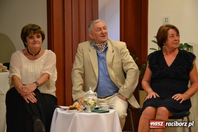 Zdjęcie w galerii na portalu naszraciborz.pl: Prywatka u Seniorów – program rozrywkowy na zamku wiadomości z regionu