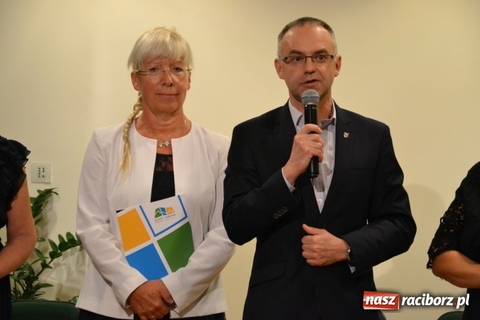 Zdjęcie w galerii na portalu naszraciborz.pl: Prywatka u Seniorów – program rozrywkowy na zamku wiadomości z regionu