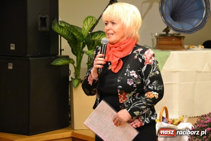 Zdjęcie w galerii na portalu naszraciborz.pl: Prywatka u Seniorów – program rozrywkowy na zamku wiadomości z regionu