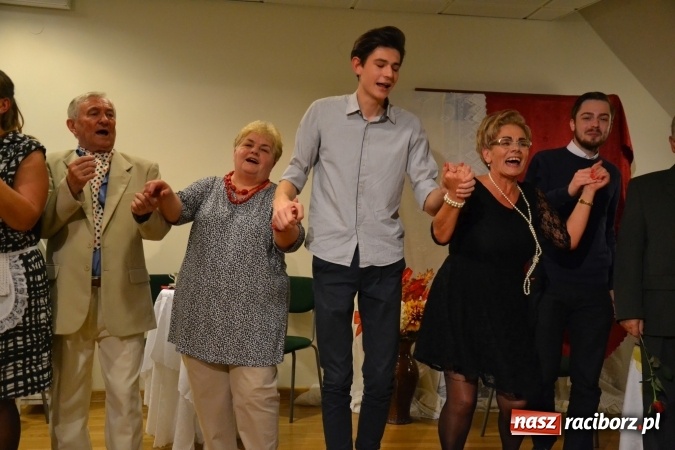 Zdjęcie w galerii na portalu naszraciborz.pl: Prywatka u Seniorów – program rozrywkowy na zamku wiadomości z regionu