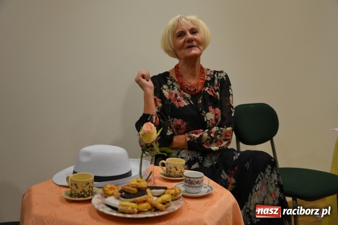 Zdjęcie w galerii na portalu naszraciborz.pl: Prywatka u Seniorów – program rozrywkowy na zamku wiadomości z regionu