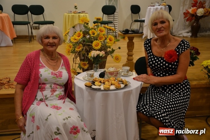 Zdjęcie w galerii na portalu naszraciborz.pl: Prywatka u Seniorów – program rozrywkowy na zamku wiadomości z regionu