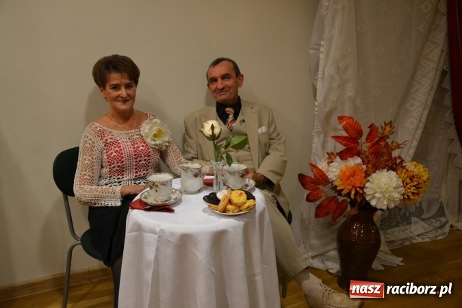 Zdjęcie w galerii na portalu naszraciborz.pl: Prywatka u Seniorów – program rozrywkowy na zamku wiadomości z regionu