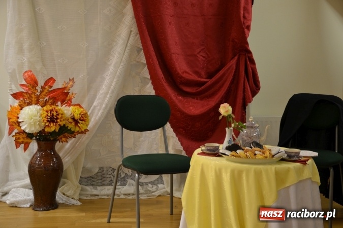 Zdjęcie w galerii na portalu naszraciborz.pl: Prywatka u Seniorów – program rozrywkowy na zamku wiadomości z regionu