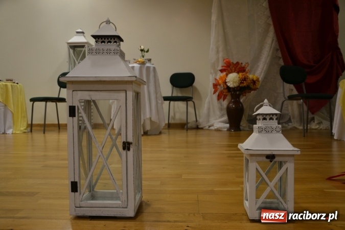 Zdjęcie w galerii na portalu naszraciborz.pl: Prywatka u Seniorów – program rozrywkowy na zamku wiadomości z regionu