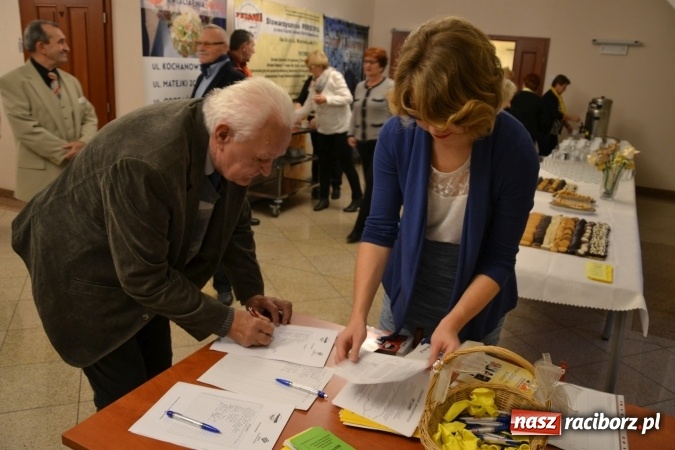 Zdjęcie w galerii na portalu naszraciborz.pl: Prywatka u Seniorów – program rozrywkowy na zamku wiadomości z regionu