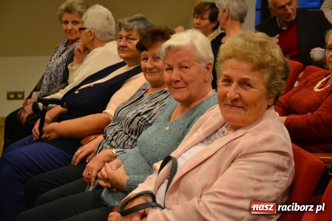 Zdjęcie w galerii na portalu naszraciborz.pl: Prywatka u Seniorów – program rozrywkowy na zamku wiadomości z regionu