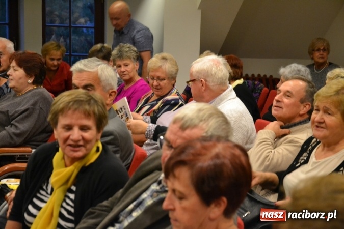 Zdjęcie w galerii na portalu naszraciborz.pl: Prywatka u Seniorów – program rozrywkowy na zamku wiadomości z regionu