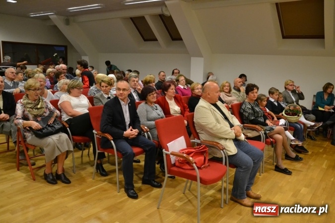 Zdjęcie w galerii na portalu naszraciborz.pl: Prywatka u Seniorów – program rozrywkowy na zamku wiadomości z regionu