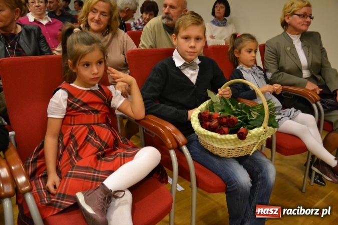 Zdjęcie w galerii na portalu naszraciborz.pl: Prywatka u Seniorów – program rozrywkowy na zamku wiadomości z regionu