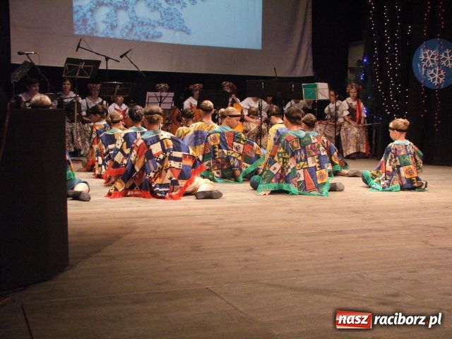 Zdjęcie w galerii na portalu naszraciborz.pl: „Źródlacy” zatańczyli koncertowo wiadomości z regionu