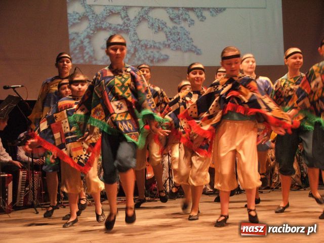 Zdjęcie w galerii na portalu naszraciborz.pl: „Źródlacy” zatańczyli koncertowo wiadomości z regionu