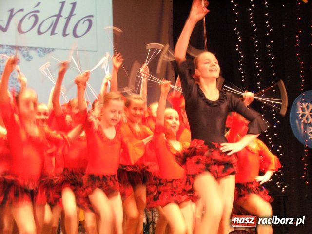 Zdjęcie w galerii na portalu naszraciborz.pl: „Źródlacy” zatańczyli koncertowo wiadomości z regionu