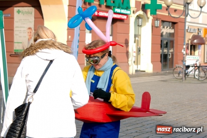 Zdjęcie w galerii na portalu naszraciborz.pl: Promocja projektu Skrzydlatego Raciborza na Rynku wiadomości z regionu