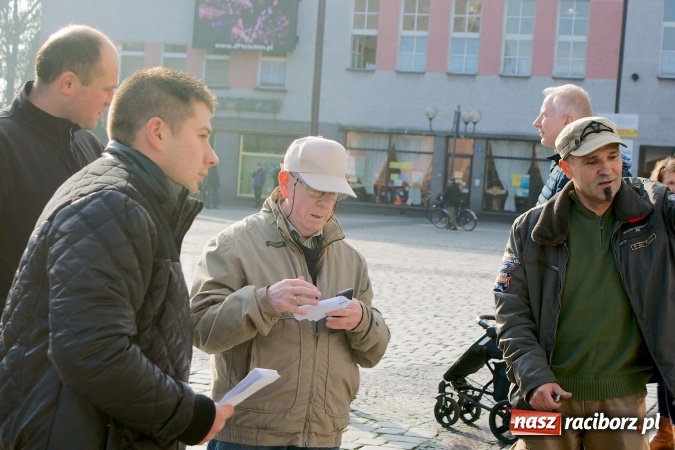 Zdjęcie w galerii na portalu naszraciborz.pl: Promocja projektu Skrzydlatego Raciborza na Rynku wiadomości z regionu