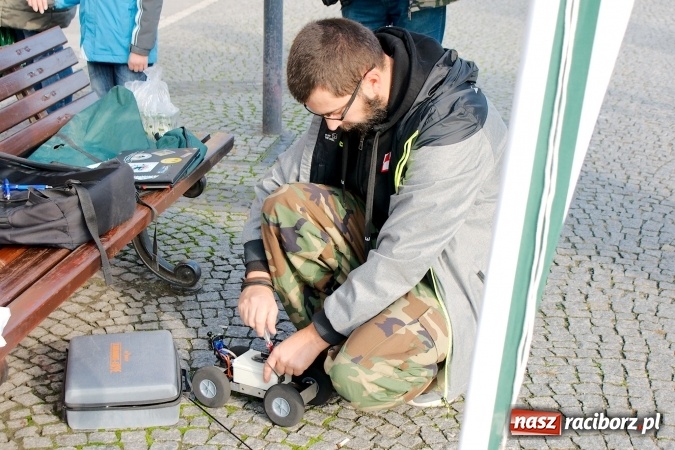 Zdjęcie w galerii na portalu naszraciborz.pl: Promocja projektu Skrzydlatego Raciborza na Rynku wiadomości z regionu