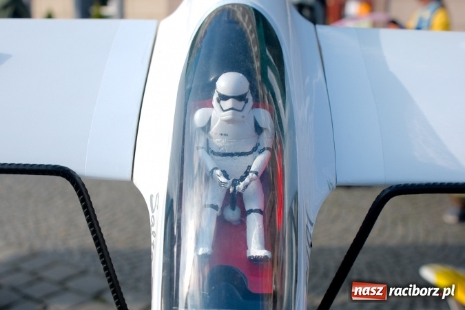 Zdjęcie w galerii na portalu naszraciborz.pl: Promocja projektu Skrzydlatego Raciborza na Rynku wiadomości z regionu