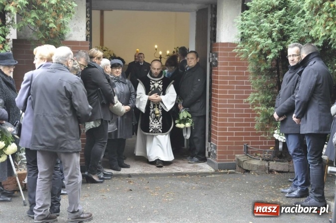 Zdjęcie w galerii na portalu naszraciborz.pl: Ostatnie pożegnanie śp. Grzegorza Pieronkiewicza - materiał wideo wiadomości z regionu