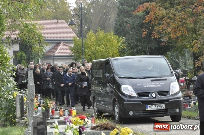Zdjęcie w galerii na portalu naszraciborz.pl: Ostatnie pożegnanie śp. Grzegorza Pieronkiewicza - materiał wideo wiadomości z regionu