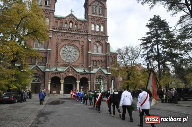 Zdjęcie w galerii na portalu naszraciborz.pl: Ostatnie pożegnanie śp. Grzegorza Pieronkiewicza - materiał wideo wiadomości z regionu