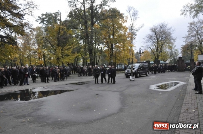 Zdjęcie w galerii na portalu naszraciborz.pl: Ostatnie pożegnanie śp. Grzegorza Pieronkiewicza - materiał wideo wiadomości z regionu