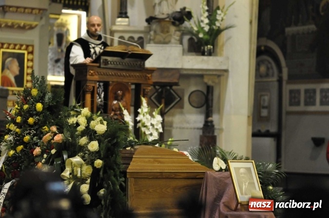 Zdjęcie w galerii na portalu naszraciborz.pl: Ostatnie pożegnanie śp. Grzegorza Pieronkiewicza - materiał wideo wiadomości z regionu