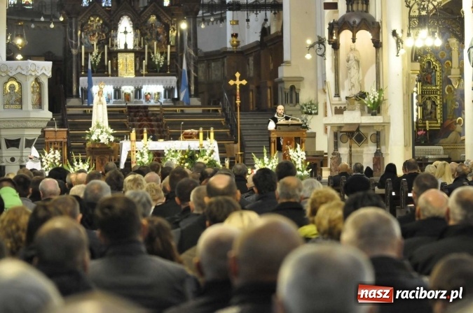 Zdjęcie w galerii na portalu naszraciborz.pl: Ostatnie pożegnanie śp. Grzegorza Pieronkiewicza - materiał wideo wiadomości z regionu