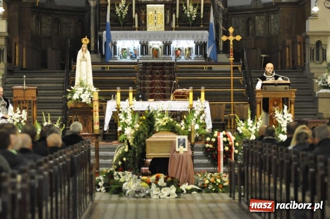 Zdjęcie w galerii na portalu naszraciborz.pl: Ostatnie pożegnanie śp. Grzegorza Pieronkiewicza - materiał wideo wiadomości z regionu
