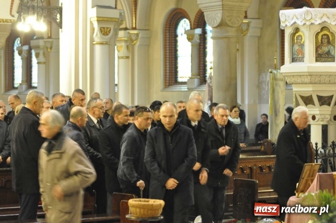 Zdjęcie w galerii na portalu naszraciborz.pl: Ostatnie pożegnanie śp. Grzegorza Pieronkiewicza - materiał wideo wiadomości z regionu