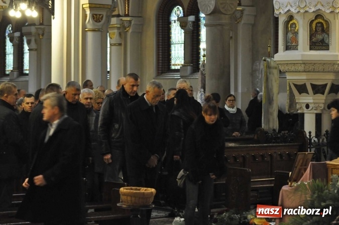 Zdjęcie w galerii na portalu naszraciborz.pl: Ostatnie pożegnanie śp. Grzegorza Pieronkiewicza - materiał wideo wiadomości z regionu