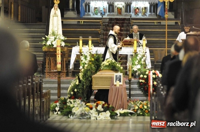 Zdjęcie w galerii na portalu naszraciborz.pl: Ostatnie pożegnanie śp. Grzegorza Pieronkiewicza - materiał wideo wiadomości z regionu