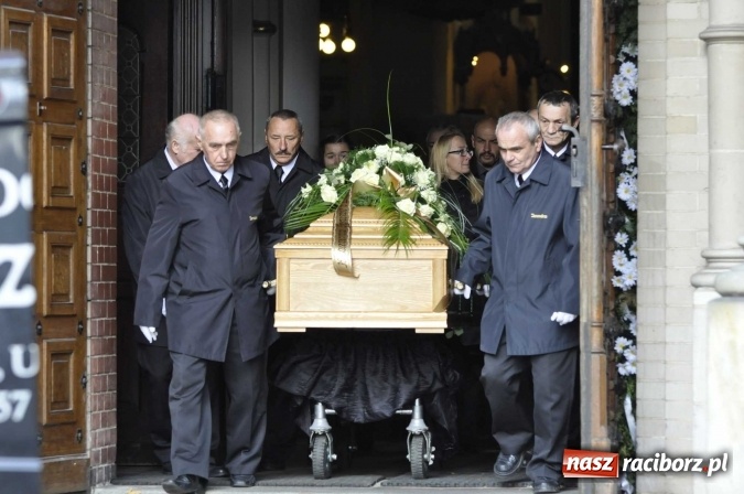 Zdjęcie w galerii na portalu naszraciborz.pl: Ostatnie pożegnanie śp. Grzegorza Pieronkiewicza - materiał wideo wiadomości z regionu