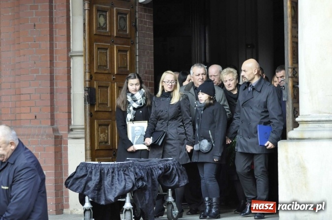 Zdjęcie w galerii na portalu naszraciborz.pl: Ostatnie pożegnanie śp. Grzegorza Pieronkiewicza - materiał wideo wiadomości z regionu